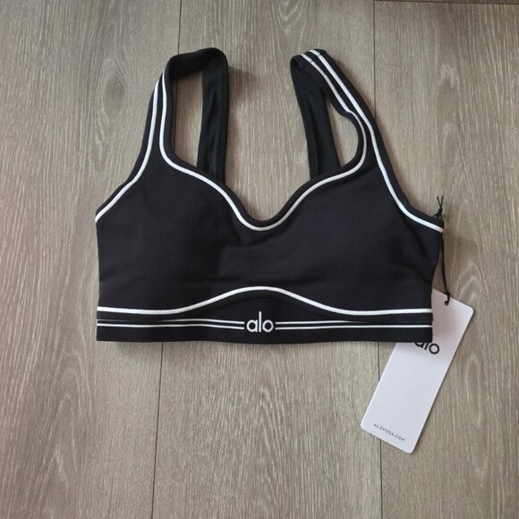 Alo Yoga Alosoft Heart Throb Bra And 4” Alosoft High-Waist Heart Throb Short Set - Picture 2 of 6